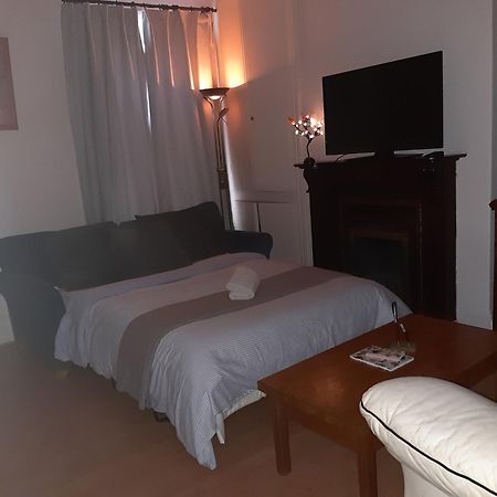 Phoenix Nights Guest House بارو في فرنيس المظهر الخارجي الصورة