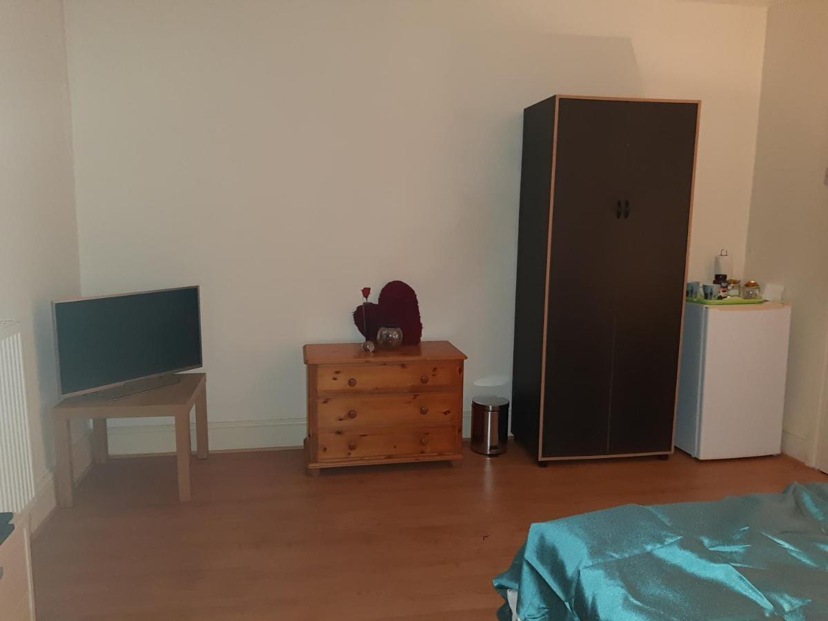 Phoenix Nights Guest House بارو في فرنيس المظهر الخارجي الصورة