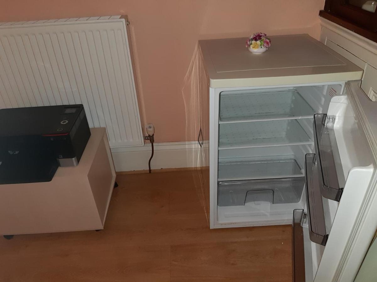Phoenix Nights Guest House بارو في فرنيس المظهر الخارجي الصورة