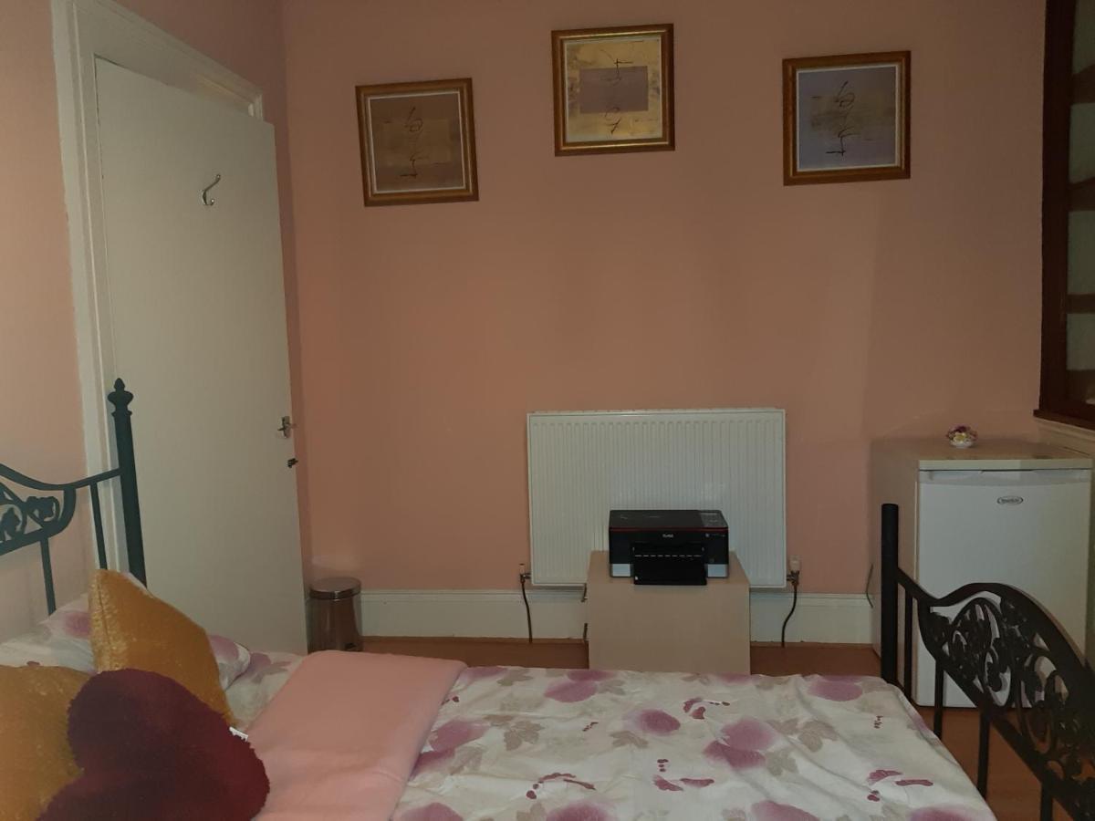 Phoenix Nights Guest House بارو في فرنيس المظهر الخارجي الصورة